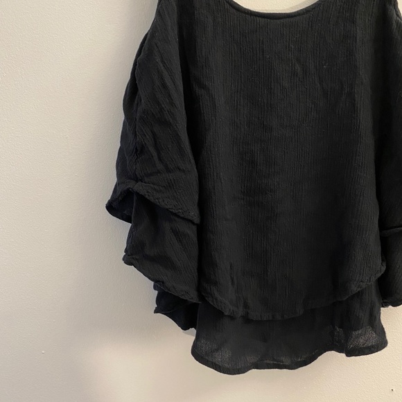 Flowy Black Tank Top - Picture 2 of 4